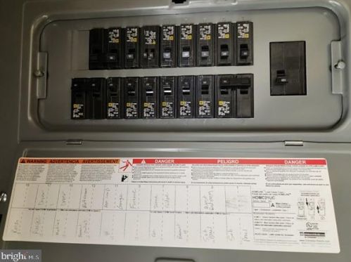 1410 Springside Dr, Lancaster PA 17603-6320 exterior