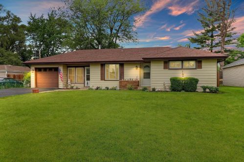 2708 Greenwood Ave, Waukegan, IL 60087-4531