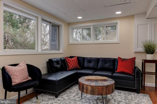 4513 Apple Tree Dr, Alexandria VA  22310-2901 exterior