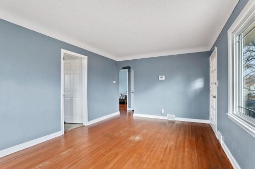 1349 6 St, Saint Paul MN 55106-4801 exterior