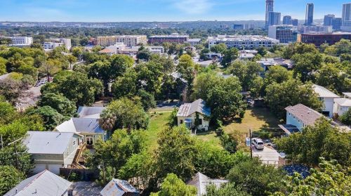 1008 8th St, Austin TX 78702 exterior