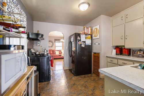 1134 Whiting St, Wyoming MI exterior