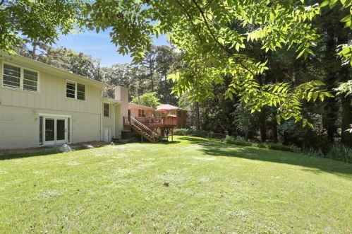 1861 Crestline Dr, Atlanta GA  30345-3871 exterior