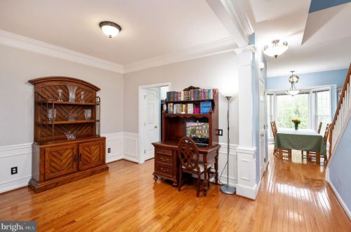 6408 Hawk Vw Ln, Alexandria VA 22312-3985 exterior