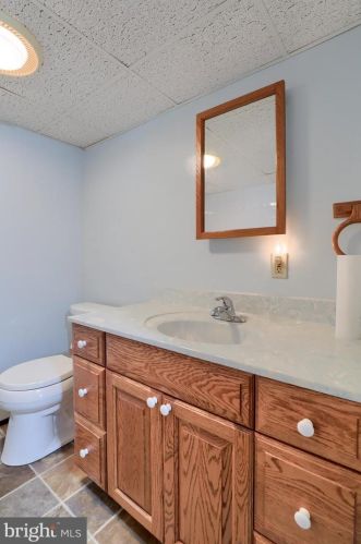 830 Imperial Dr, Lancaster PA 17601-2015 exterior