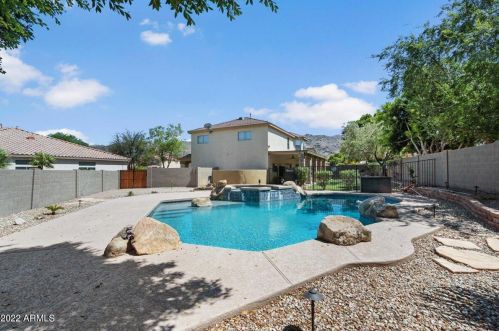 8818 12 St, Phoenix AZ 85086-7450 exterior