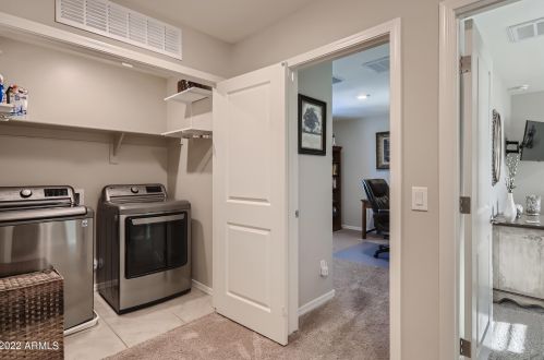 8037 Albeniz Pl, Phoenix AZ  85043 exterior