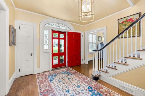 1647 Riverside Dr, Gainesville GA 30501-1837 exterior