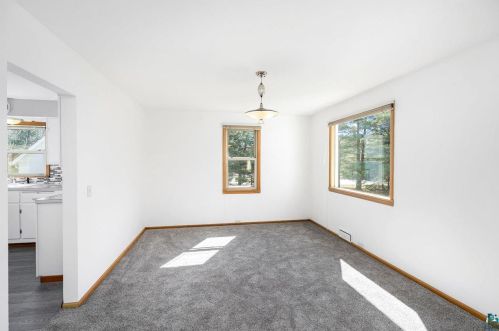 2359 Shore Rd, Duluth, MN 55804