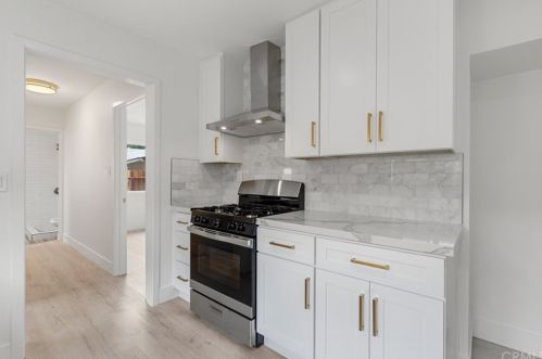 213 Kellog Ave, Fullerton, CA 92833-2827