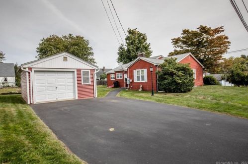 388 Elm St, Wallingford CT 06492-3231 exterior