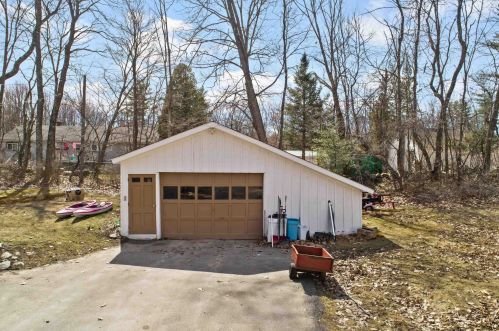 7481 School St, Concord NH  03307-0914 exterior