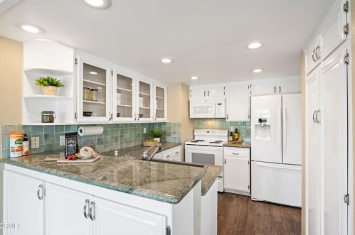 3604 Sunset Ln, Oxnard CA 93035-4130 exterior