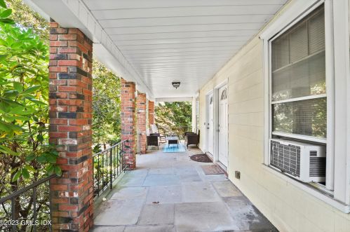 18 Comly Ave, Greenwich CT 06831-4933 exterior