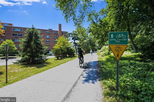 4800 Chevy Chase Dr, Bethesda MD 20815-6453 exterior