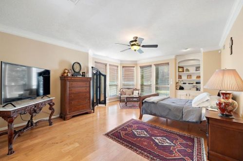 1611 Lodge Falls Ct, Humble TX 77345-1881 exterior