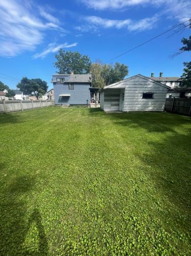 1206 11th St, Manitowoc, WI 54220-5219