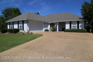 136 Evergreen Way, Jackson MS  39232-7505 exterior
