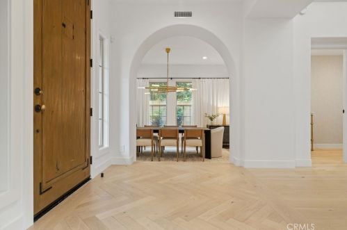 10464 Caribou Way, Tustin CA  92782-1470 exterior