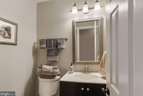 19840 Meredith Dr, Rockville MD 20855-2426 exterior