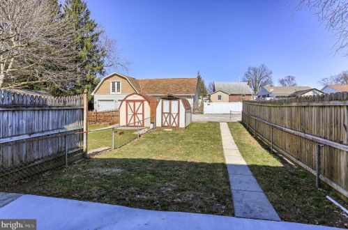 202 Georgetown Cir, Hanover PA 17331-2363 exterior