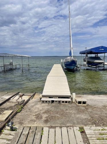 1024 Sherman Ave, Madison WI  53704-4233 exterior