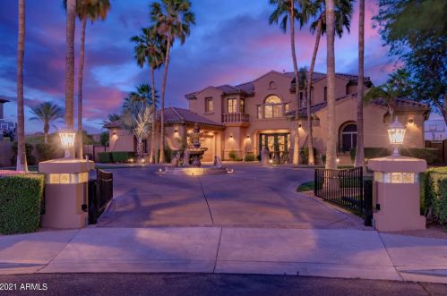 25401 45th Dr, Phoenix AZ  85083-2243 exterior