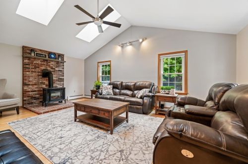 3 Arrowhead Dr, Concord NH  03304-5013 exterior