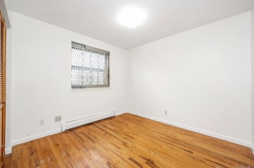 4175 Bronxwood Ave, Bronx NY 10466-4505 exterior