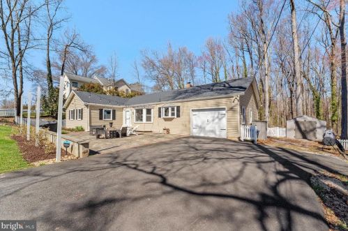 1816 Collingwood Rd, Alexandria VA  22308-1611 exterior