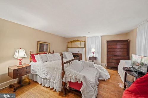 126 Fairfax St, Alexandria VA 22314-3331 exterior