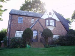 76 Kenilworth St, Newton, MA 02458-2723