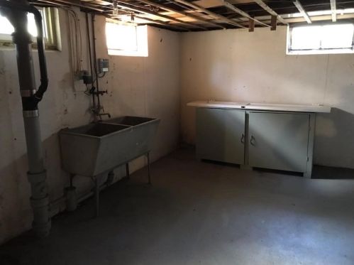 170 Meadowbrook Ave, West Springfield MA 01089-2946 exterior