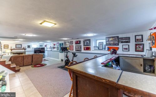 5 Lexington Ave, Pittsburgh PA 15215-3218 exterior