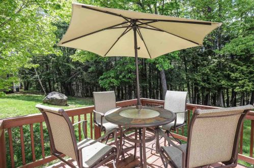 7 Whittaker Cir, Concord NH 03303-1589 exterior