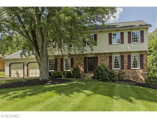 32357 Springside Ln, Cleveland, OH 44139-2058