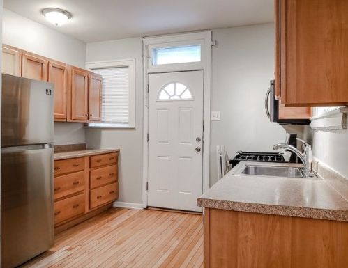 8516 Bennett Ave, Chicago IL 60649-4007 exterior