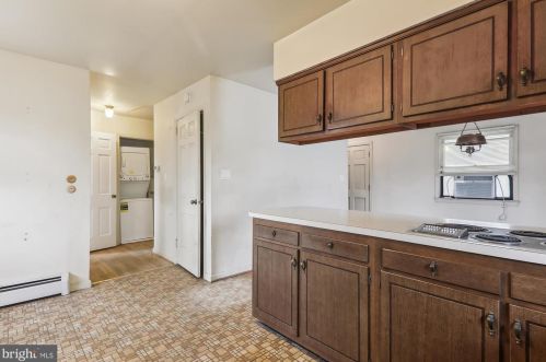 211 Ednor Rd, Silver Spring MD 20905-5134 exterior