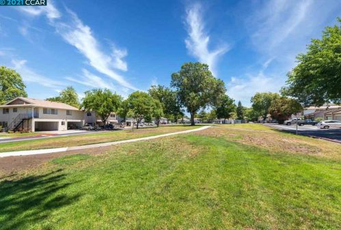 1477 Del Rio Cir, Concord CA  94518-4073 exterior