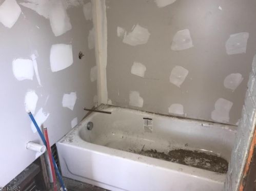 194 Wainwright St, Newark NJ 07112-1226 exterior