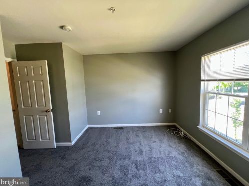 1813 Tobias Dr, Washington DC 20020-2955 exterior