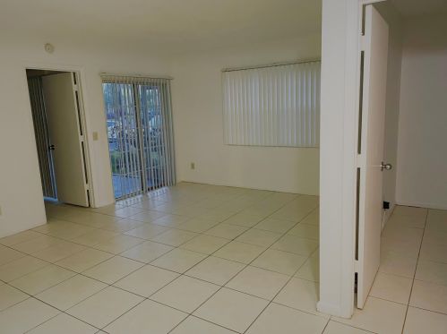 1672 Green Acres Cir, Fort Pierce, FL 34952-5099