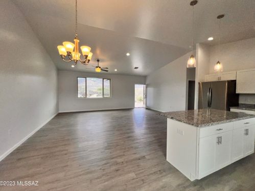 36696 Calle Diamante, Tucson AZ  85739-1323 exterior