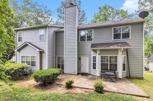 585 Shore Rd, Lithonia GA  30058-5990 exterior