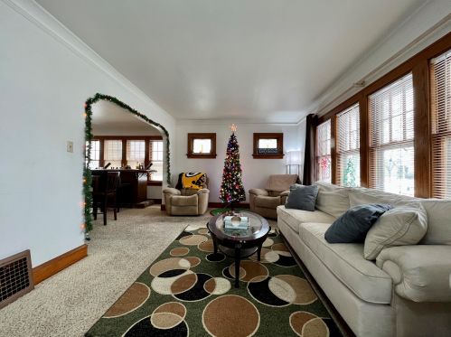 1716 82nd St, Milwaukee, WI 53214-4425