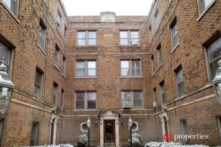 924 Oakdale Ave, Chicago IL  60657-5070 exterior
