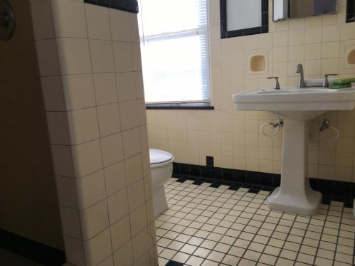 1201 10 St, Manitowoc WI 54220-6506 exterior