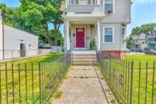 257 Broadway St, Chicopee MA 01020-2604 exterior