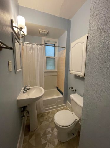 2411 Kinnickinnic Ave, Milwaukee WI 53207-1629 exterior