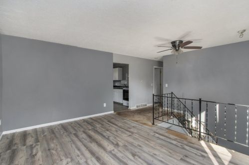 4121 Aspen Dr, Kalamazoo, MI 49006-1401